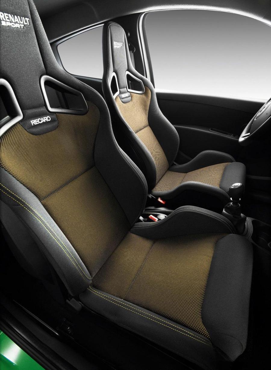  Renault Clio RS 2009 года  (фото 2 из 11)